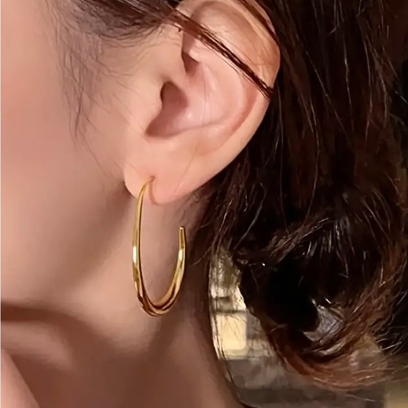 14K Gold Plated drop shaped earrings, easy to put on, - Picture 5 of 5